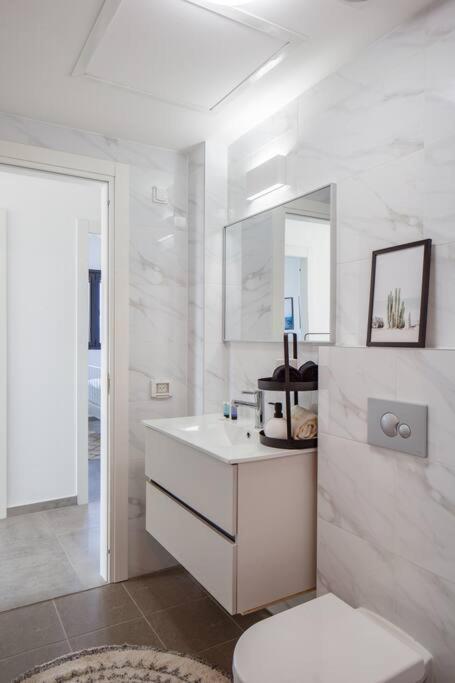 O&O Group- Magical 4Br Apt With Panoramic Sea View Bat Yam Buitenkant foto